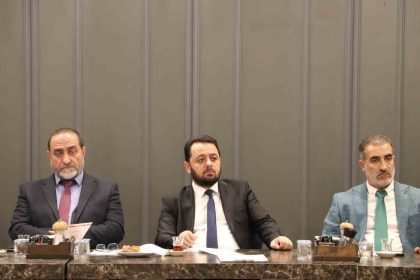 camiler-ve-din-gorevlileri-haftasi-etkinliklerinin-yani-sira-idari-konular-masaya-yatirildi