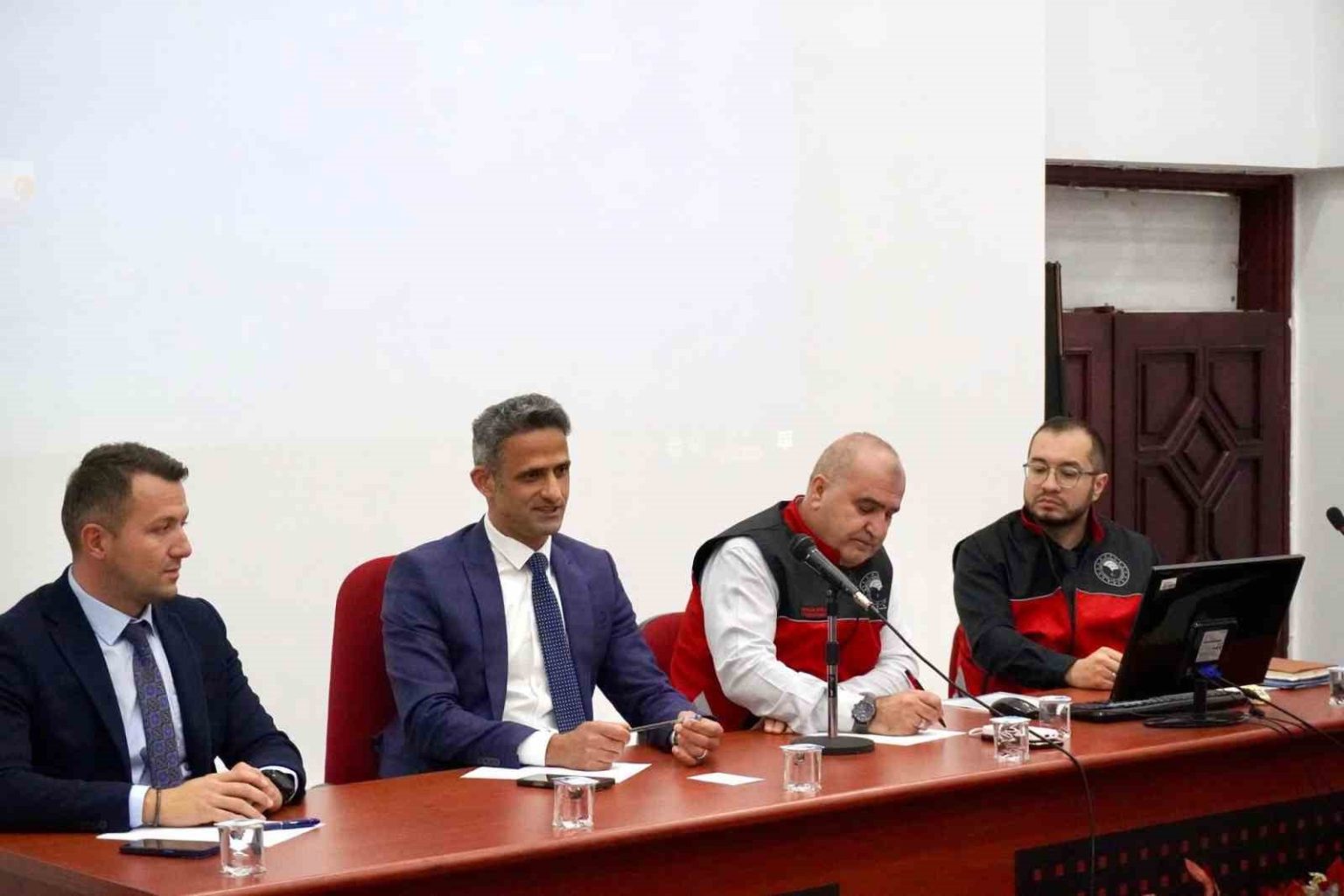 caycumada-kahverengi-kokarca-bocegiyle-mucadele-toplantisi-yapildi