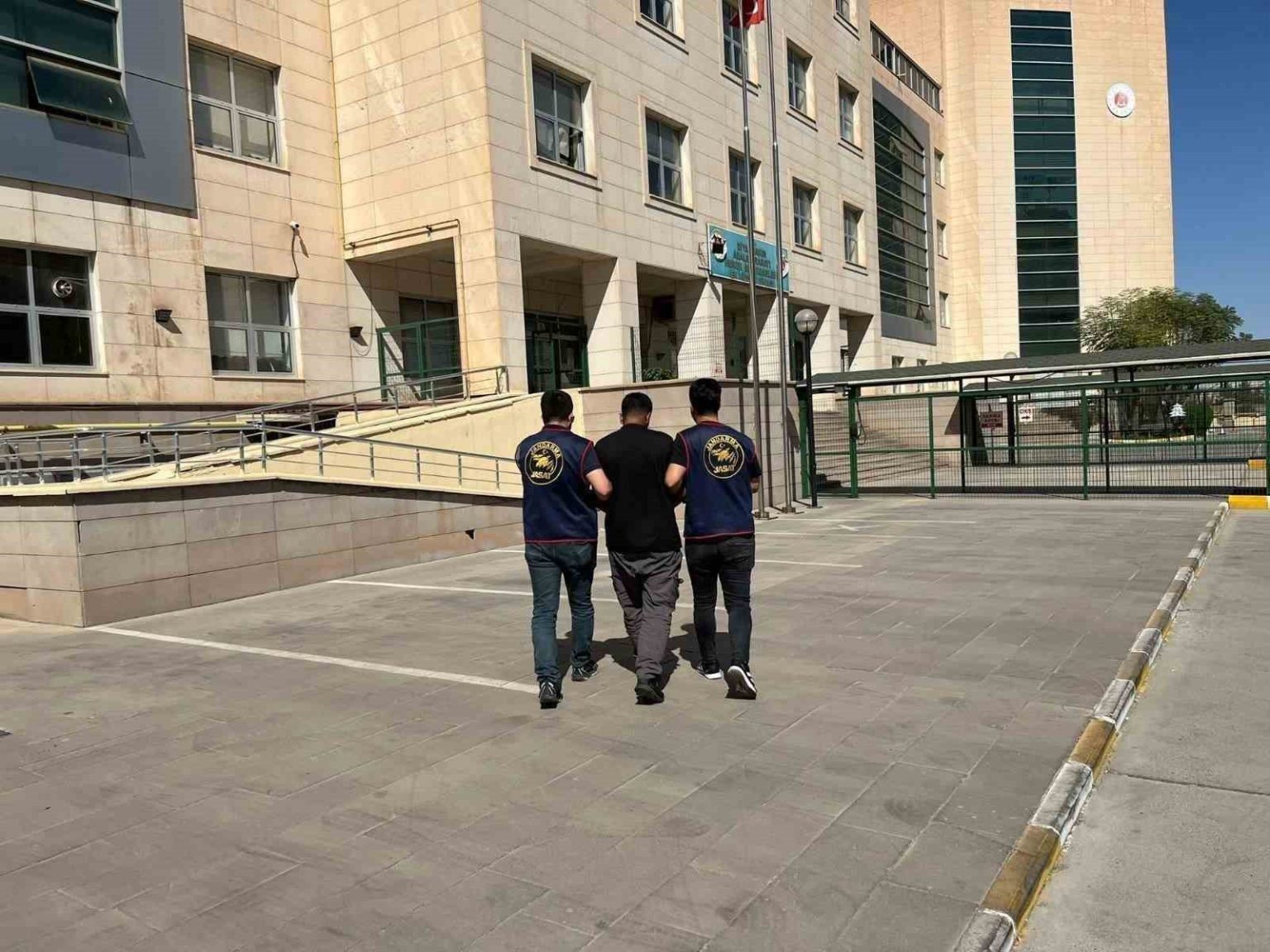 diyarbakirda-haklarinda-kesinlesmis-hapis-cezasi-bulunan-68-kisi-yakalandi