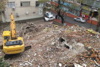 ereglide-bina-yikimi-sirasinda-gaz-sizintisi-panige-neden-oldu