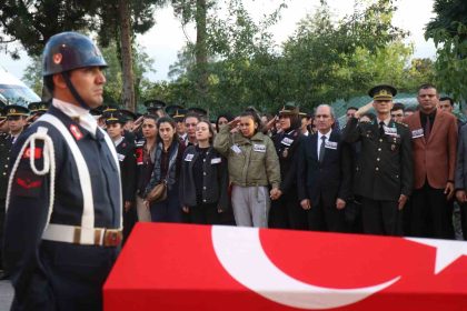 feci-kazada-sehit-olan-jandarma-personelleri-gozyaslariyla-memleketlerine-ugurlandi