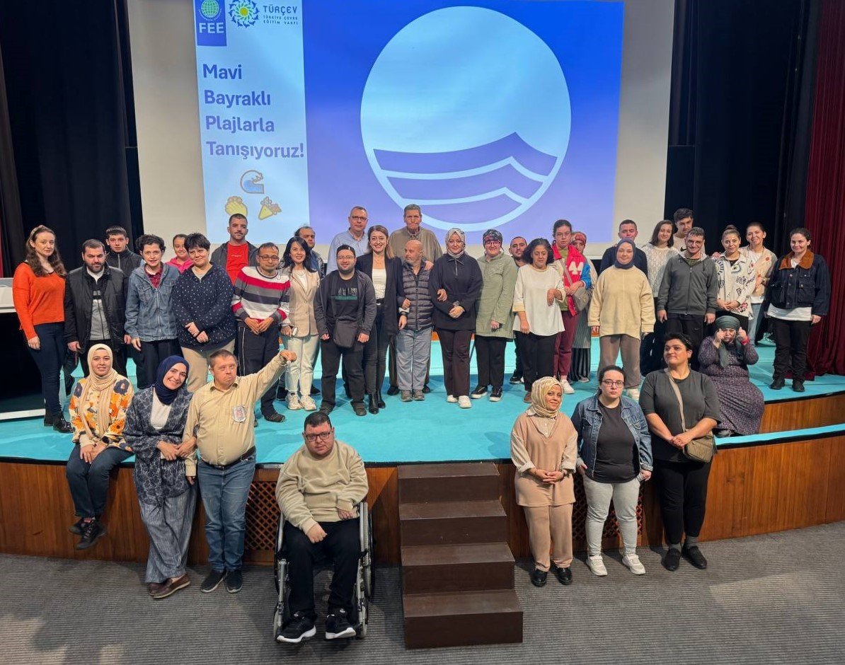 gelecege-mavi-bir-dokunus