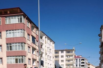 igdirda-otomobil-motosiklete-carpti-1-yarali