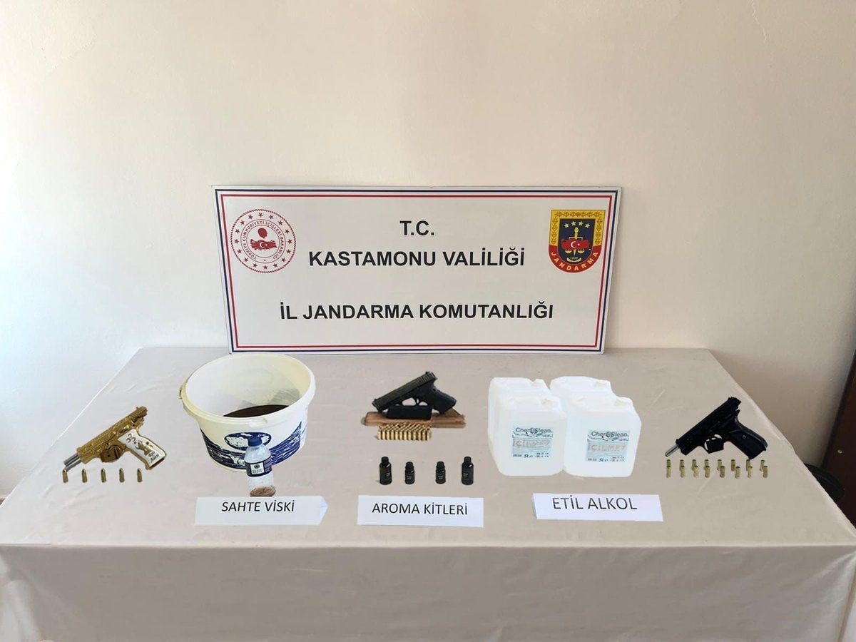 kastamonuda-sahte-alkol-operasyonu-3-gozalti