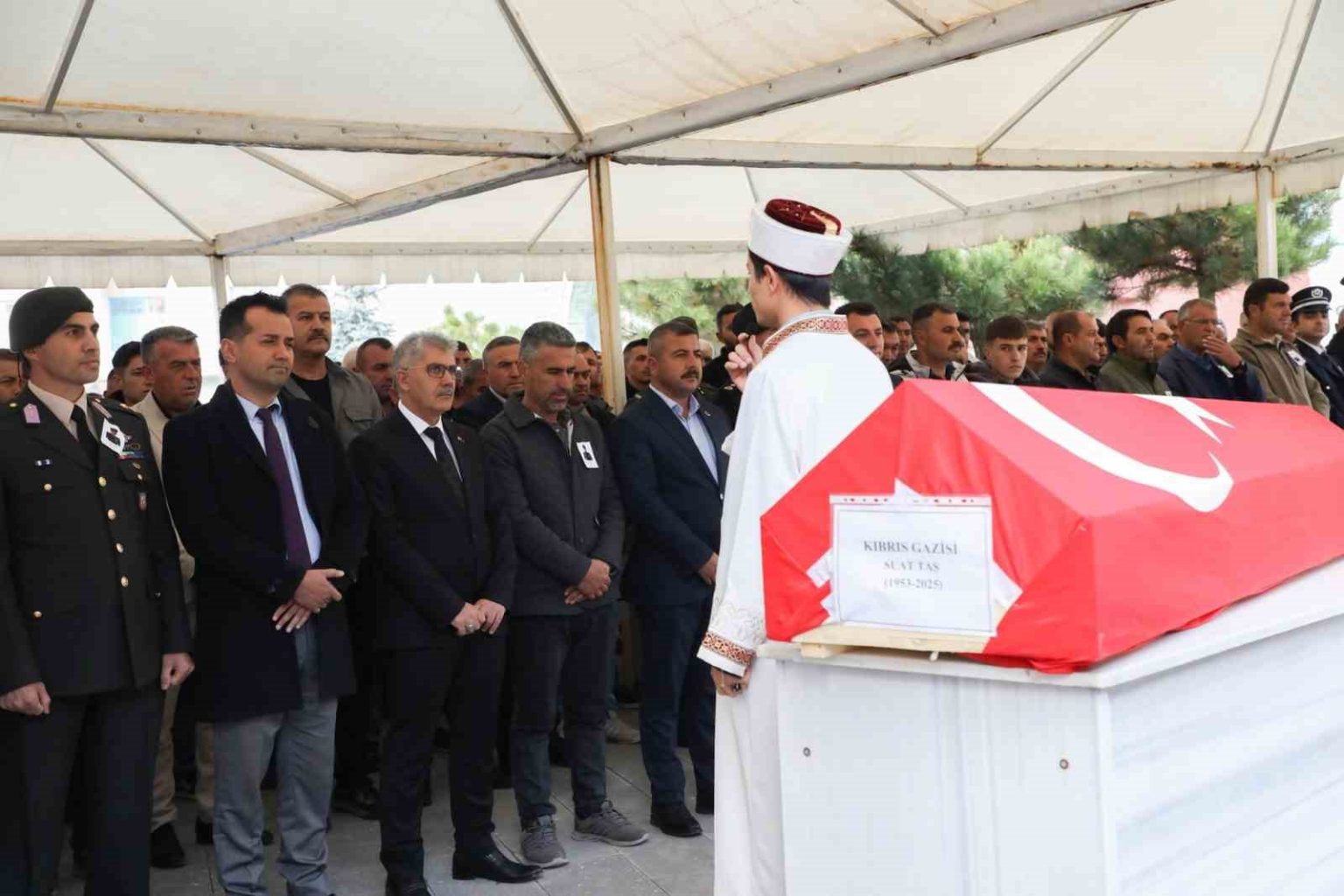 kibris-gazisi-suat-tas-son-yolculuguna-ugurlandi