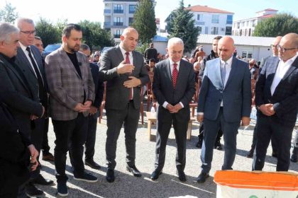 kirklarelinde-kurakliga-dayanikli-yem-tohumu-dagitildi