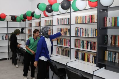 kitap-askiyla-yola-ciktilar-kutuphane-kurdular