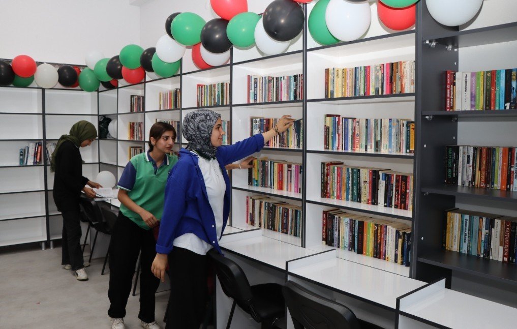 kitap-askiyla-yola-ciktilar-kutuphane-kurdular