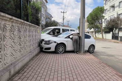 kosede-carpistilar-site-duvarinda-durdular