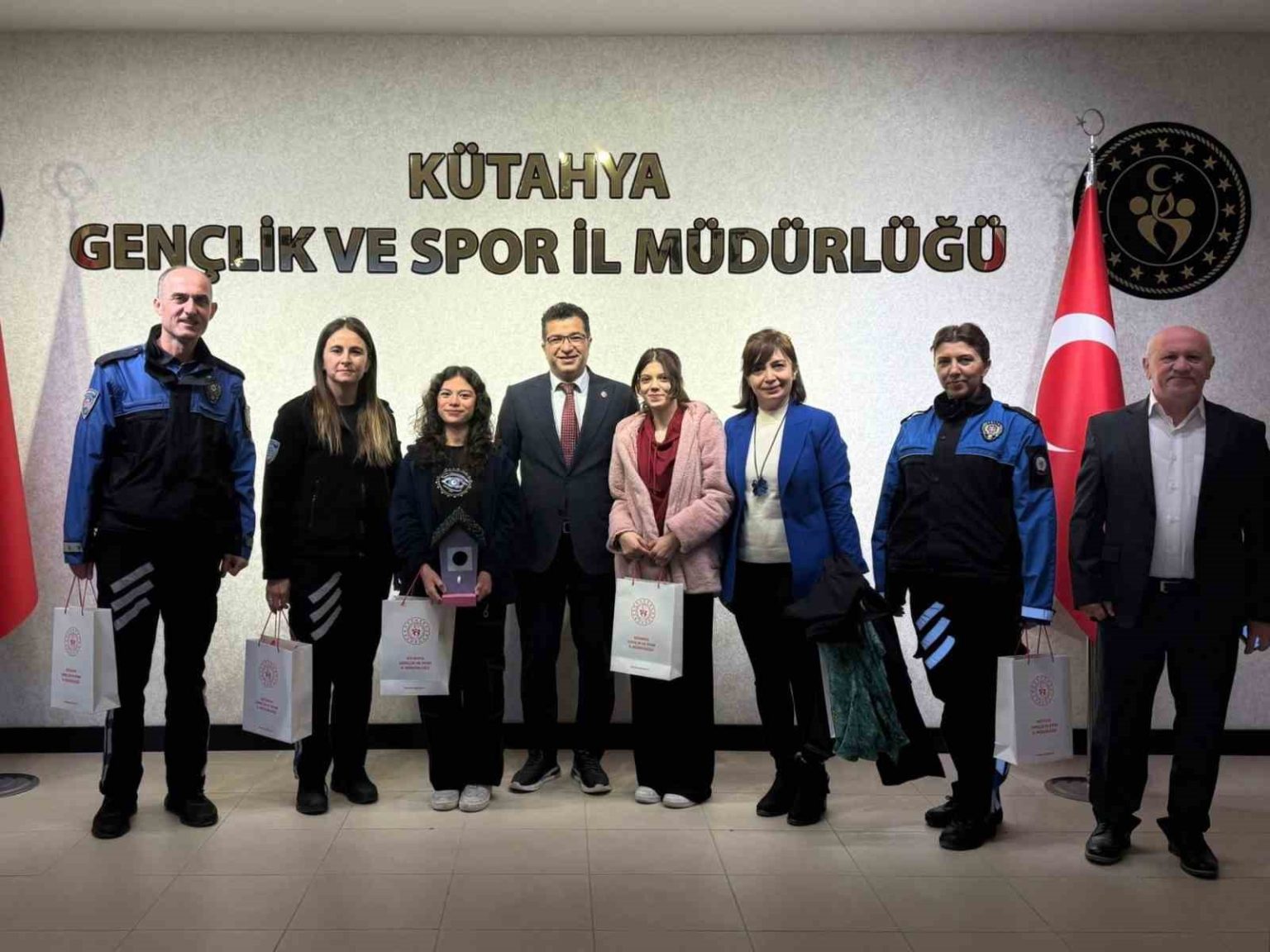 kutahya-toplum-destekli-polislik-sube-muduru-ozel-ogrencilerle-bulustu