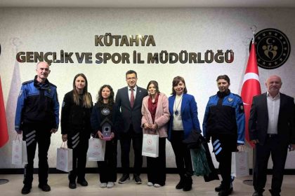 kutahya-toplum-destekli-polislik-sube-muduru-ozel-ogrencilerle-bulustu