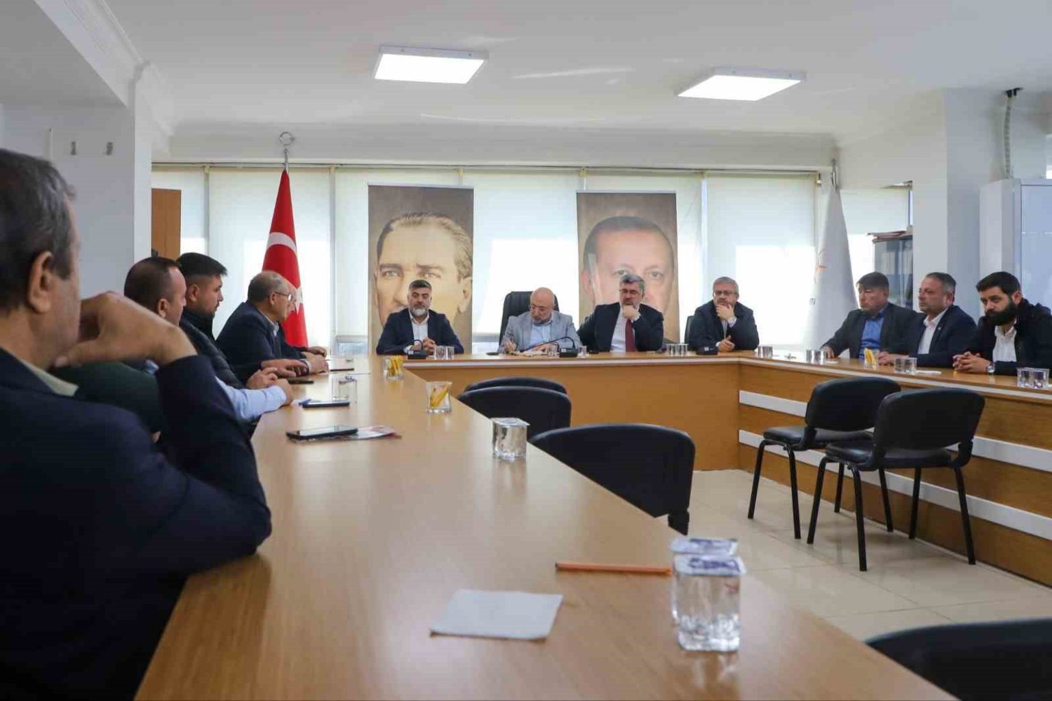 muhtarlar-talep-ve-sikayetlerini-milletvekillerine-ilettiler