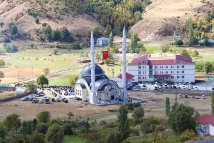 musta-ucevler-koyu-camisi-ibadete-acildi