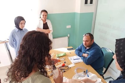 nigdede-yenidogan-canlandirma-egitimi-duzenlendi