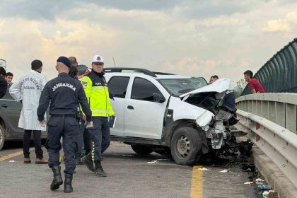 otoyol-uzerindeki-koprude-feci-kaza-goreve-giden-2-jandarma-sehit-oldu