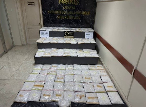 otoyolda-tarihi-operasyonda-goz-altina-alinan-supheli-tutuklandi