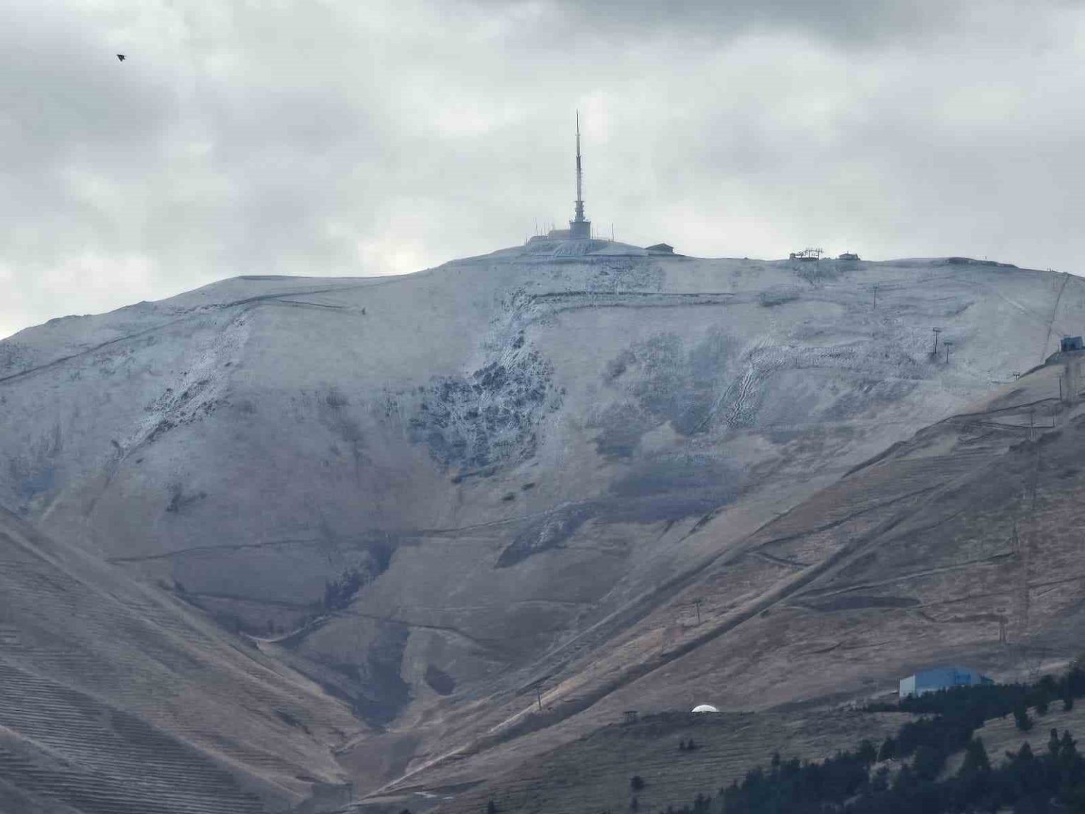 palandoken-bir-kez-daha-beyaza-burundu