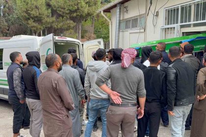 parka-giderken-otomobilin-carptigi-cocuk-hayatini-kaybetti