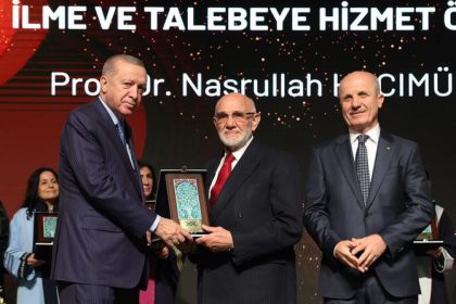 prof-dr-nasrullah-hacimuftuogluna-ozel-odul