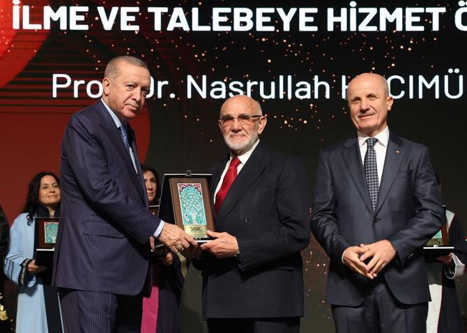 prof-dr-nasrullah-hacimuftuogluna-ozel-odul