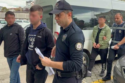 samsunda-sopayla-2-kisiyi-darbeden-supheliler-gozaltina-alindi