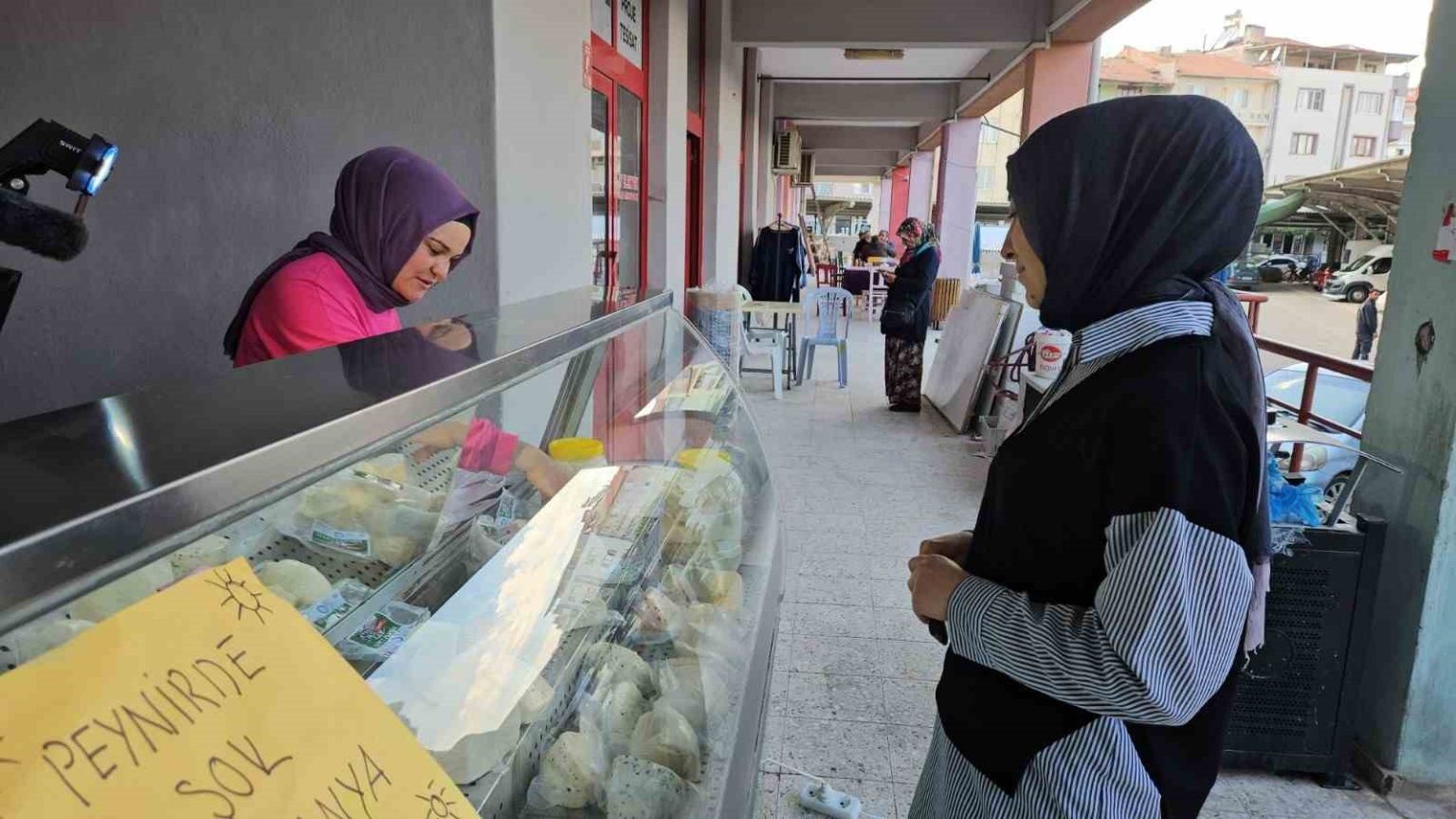 sindirgida-kadinlar-uretiyor-dogal-peynirler-sofralara-ulasiyor