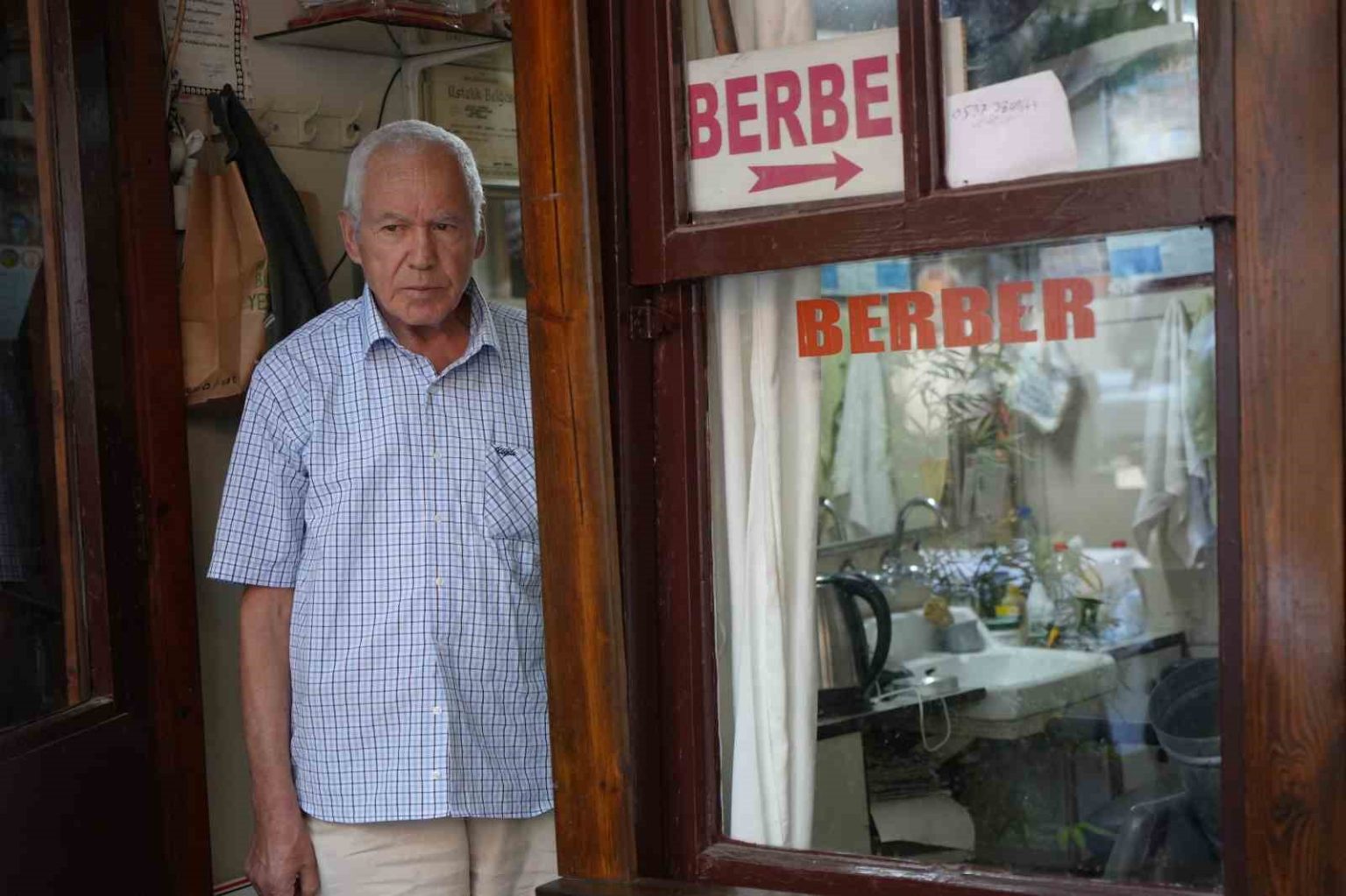 tek-koltuklu-dukkanda-yarim-asirlik-zanaat