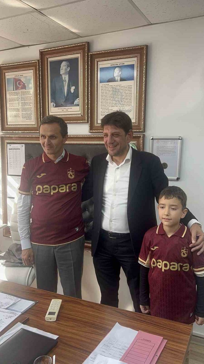 trabzonlular-federasyonu-ve-uni-tsden-minik-taraftara-anlamli-ziyaret