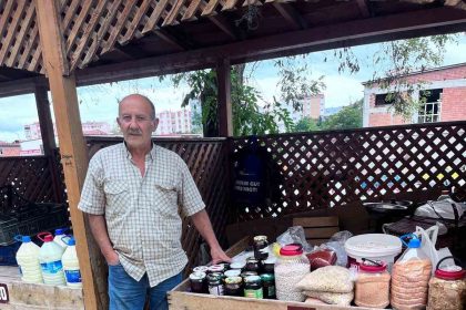 turkelide-kestane-ve-feslegen-mantari-tezgahlarda