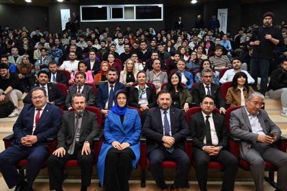 tusas-genel-muduru-demiroglundan-ogrencilere-konferans