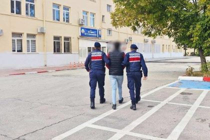 usak-jandarmasindan-uyusturucu-operasyonu