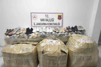 vanda-2-4-milyon-tl-degerinde-gumruk-kacagi-malzeme-ele-gecirildi