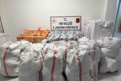 vanda-gumruk-kacagi-malzemeler-ele-gecirildi