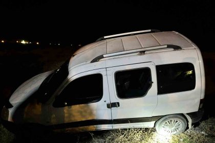 vanda-kamyonet-takla-atti-2-yarali