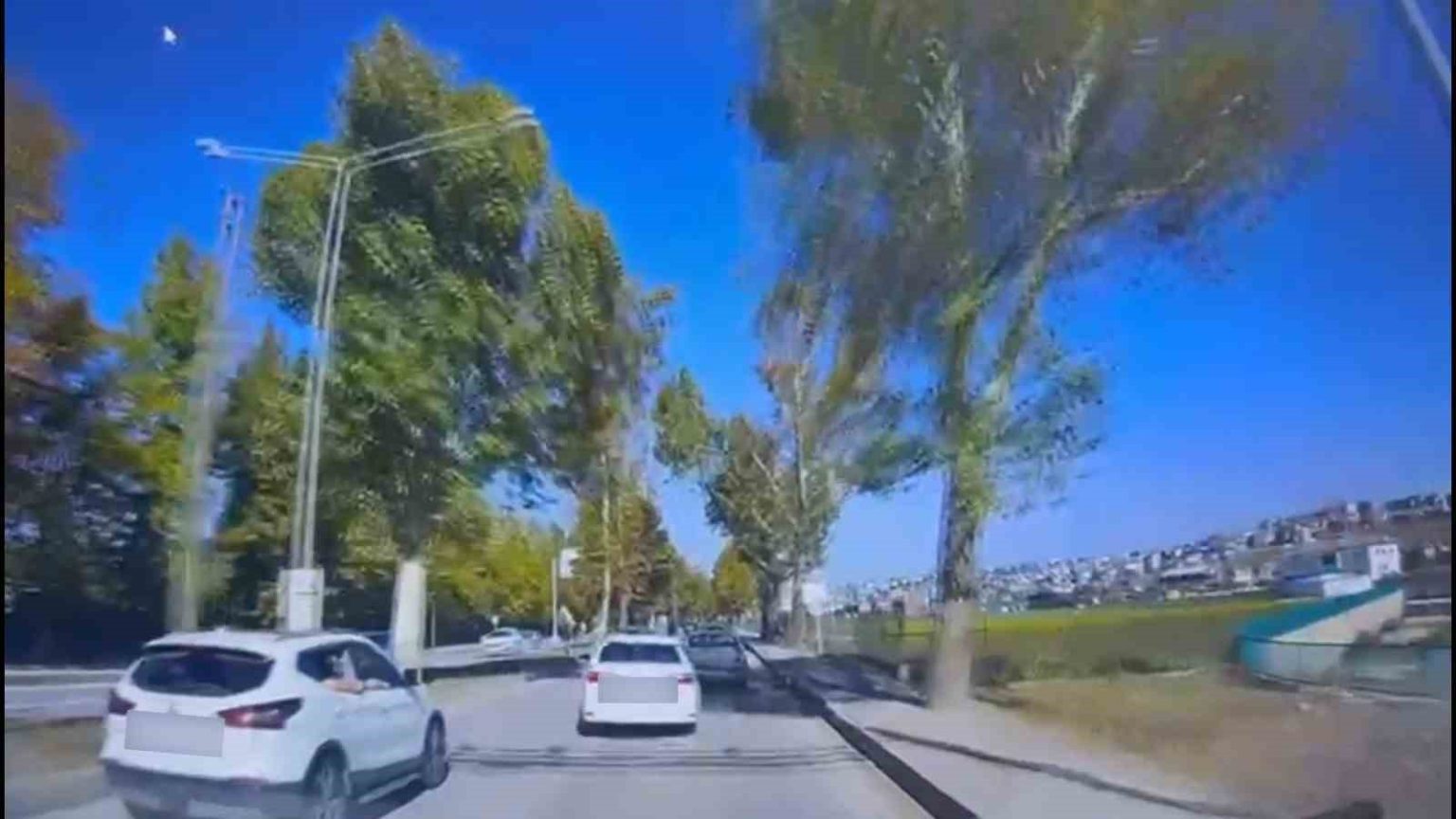 yalovada-makaslar-atarak-trafigi-tehlikeye-sokan-surucuye-ceza