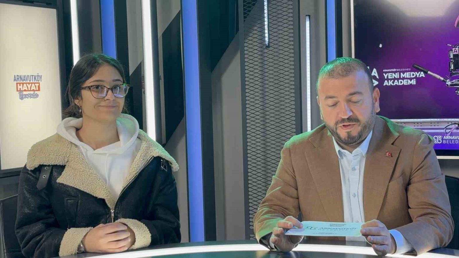 arnavutkoyde-gencler-dijital-dunyanin-kapilarini-araliyor-yeni-medya-akademisi-acildi