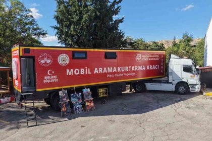 atil-durumdaki-tir-dorsesi-mobil-arama-kurtarma-aracina-donusturuldu