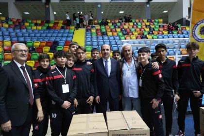 baskan-altay-2025te-amator-spor-kuluplerimize-144-milyon-lira-ayni-ve-nakdi-destekte-bulunduk