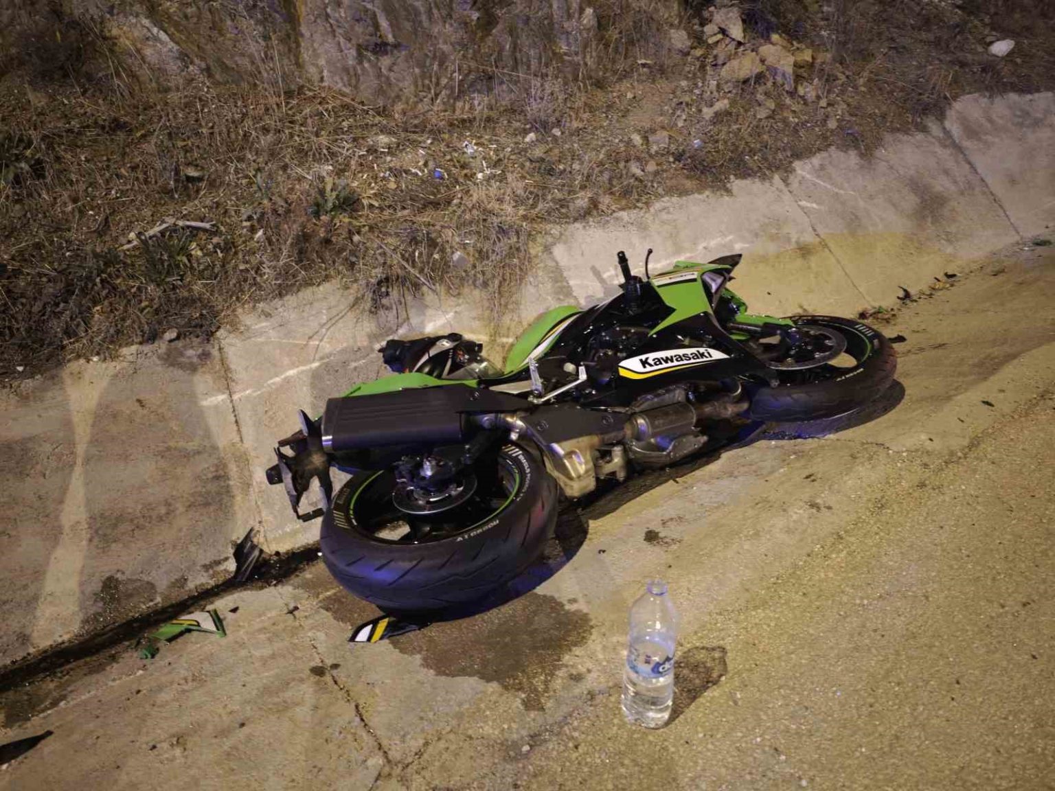 bilecikte-hafifi-ticari-arac-ile-motosiklet-carpisti-1-yarali