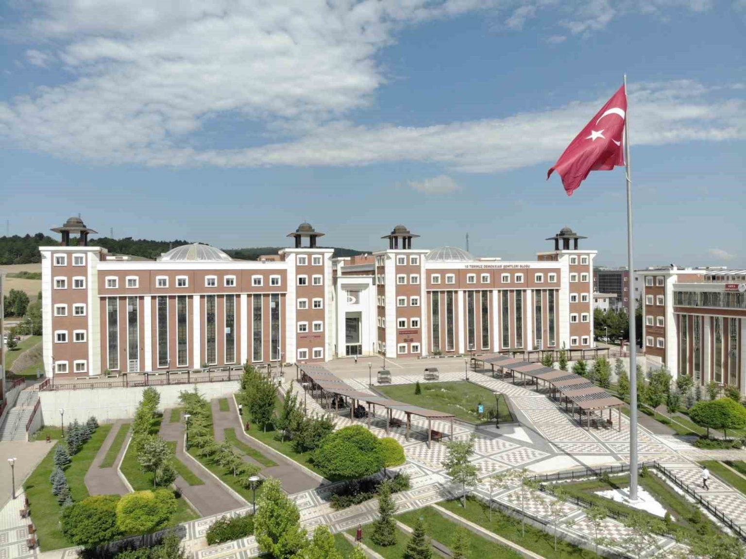 bseu-akademik-basarisini-dunya-listelerine-tasidi