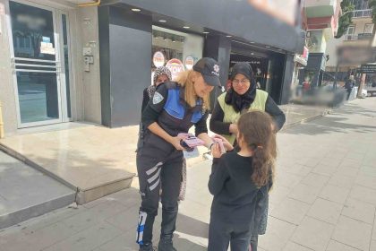 burdur-polisi-kades-ve-dolandiriciliga-karsi-vatandaslari-bilgilendirdi