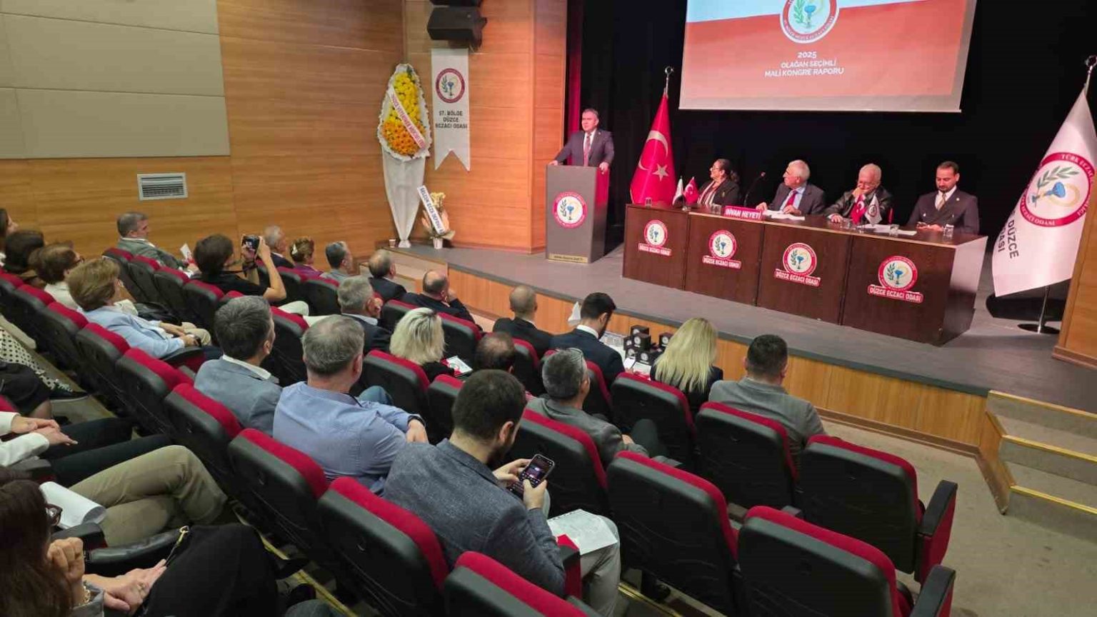 duzceli-eczacilar-baskanlarini-seciyor