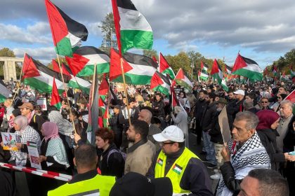 gazzede-ateskes-sonrasi-berlinde-16-bin-kisi-filistine-destek-gosterisinde-bulustu