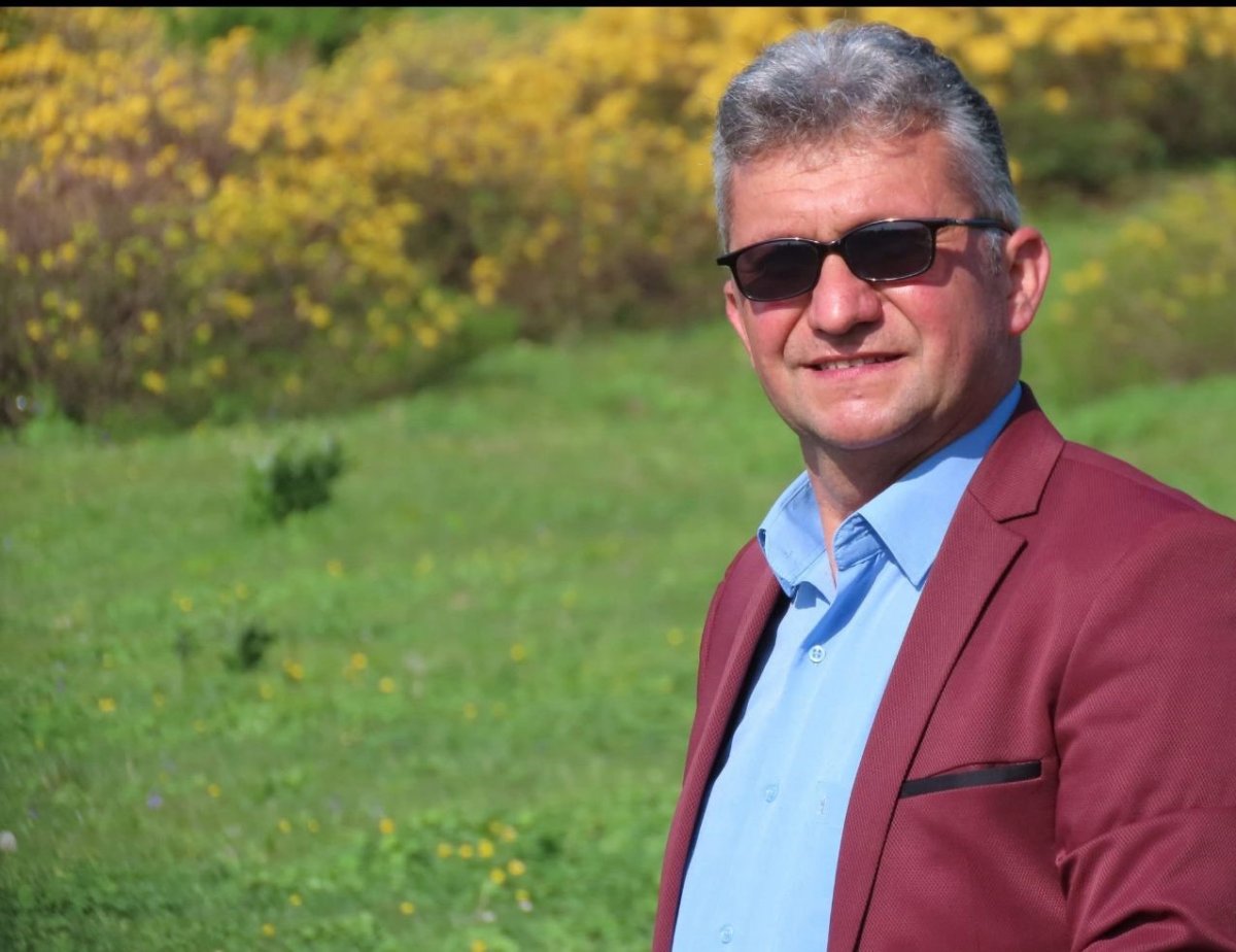 gemlikte-sahnede-kalp-krizi-geciren-giresunlu-sanatci-hayatini-kaybetti