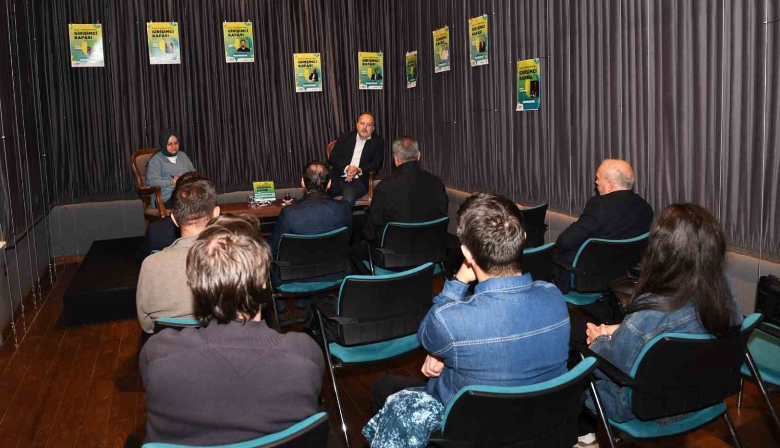 gencler-girisimci-kafasinda-tecrubeyle-bulustu