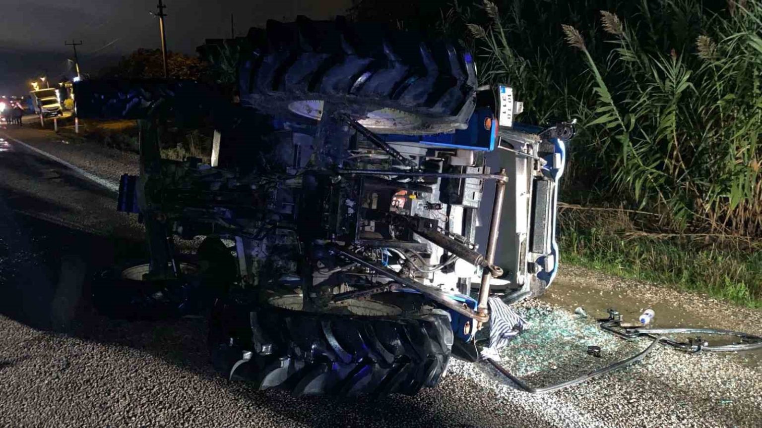 gonende-otomobil-traktore-carpti-2-yarali