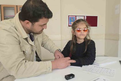 kalbi-kucuk-azmi-buyuk-defnenin-ogrenme-mucadelesi-ilham-oldu