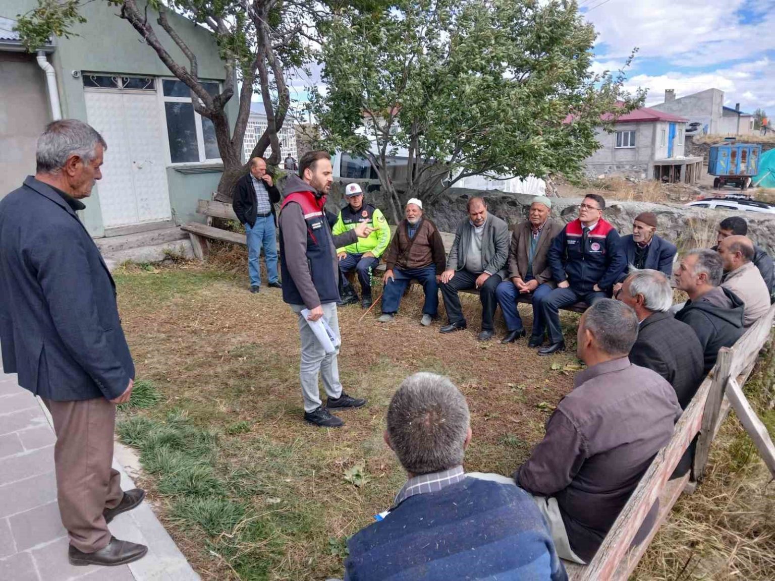 karsta-ciftciler-kuraklik-iklim-degisikligi-ve-genel-tarim-sayimi-hakkinda-bilgilendirildi