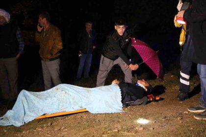 kastamonuda-tur-midibusu-devrildi-24-kisi-yaralandi