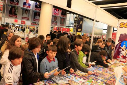 kitap-fuarinda-cocuklarin-cizgi-roman-sevgisi